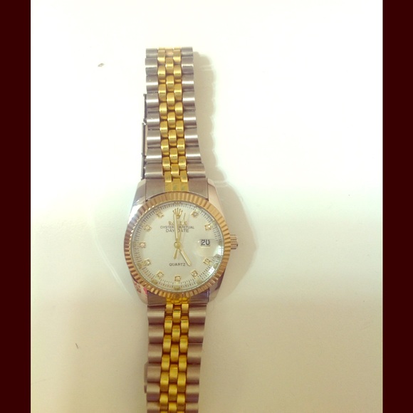 Watch for sale, in need of battery