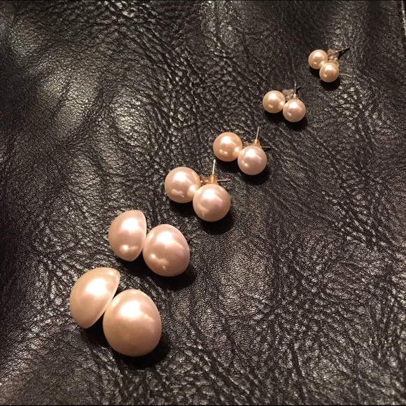 6 pairs of fake pearl earrings