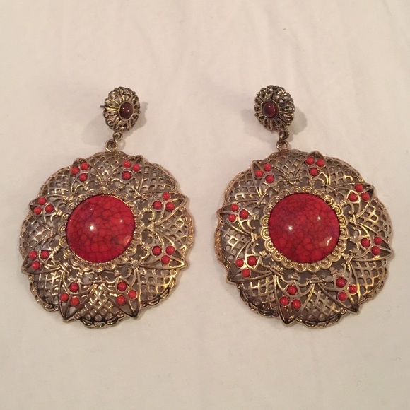 🎀 Gold and Red Earrings 🎀