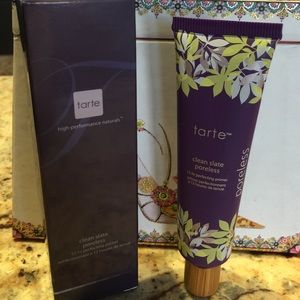 New Clean Slate Poreless 12hr Perfecting Primer