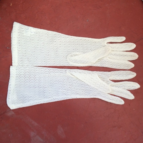 Antique beige gloves