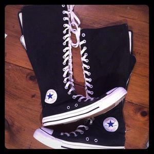 Knee-Hi Black Converse