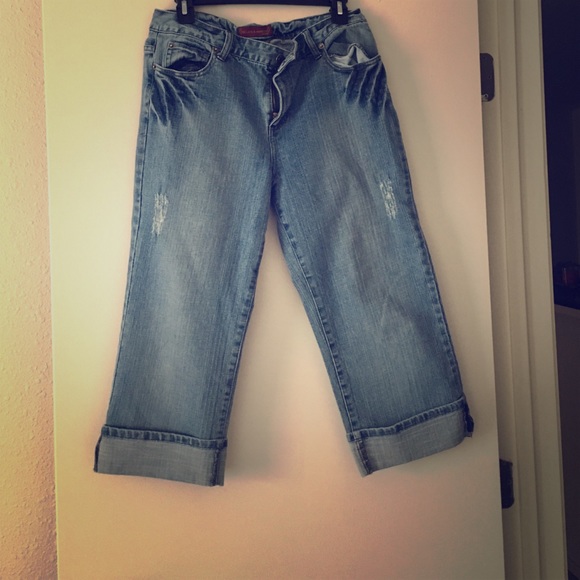 Hilliard and Hanson Capris