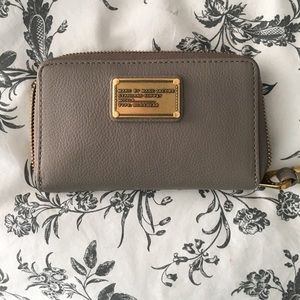Marc Jacobs wristlet wallet.