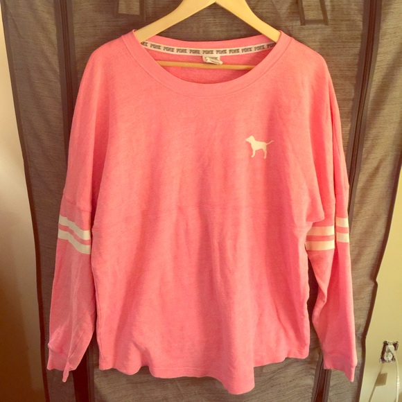 VS Pink Sweater! 🎀