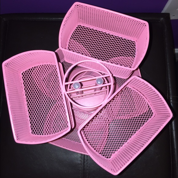 ON HOLD Makeup Carol Sole