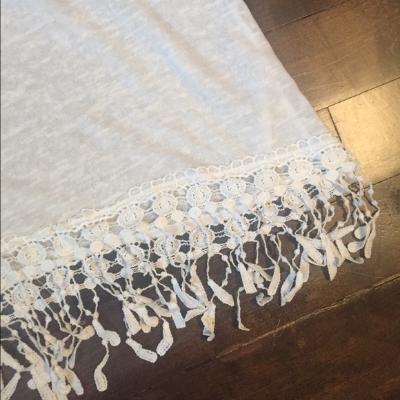 Rue 21 Fringe Top - Picture 3 of 4