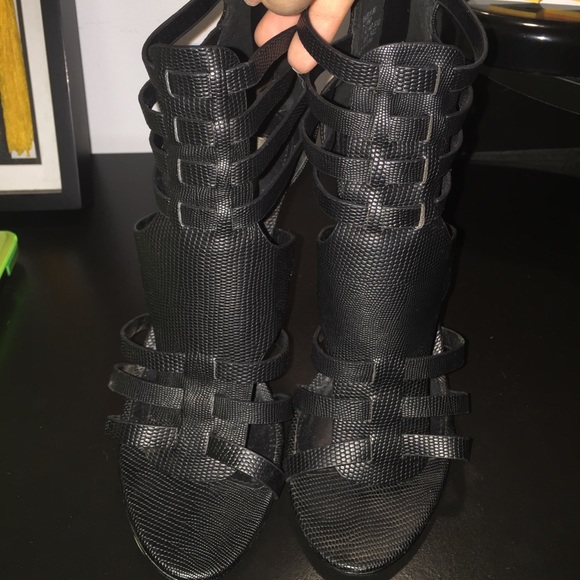 Sale!! Steve Madden Black Heels
