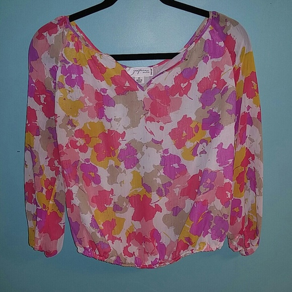 Floral sheer quarter sleeve
