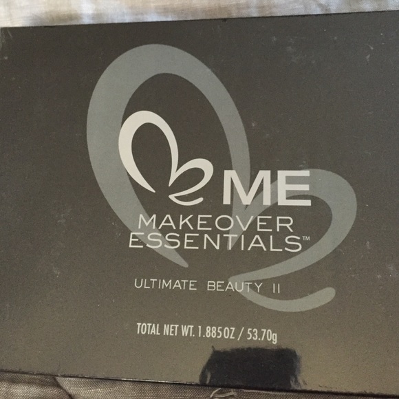 ME MAKEOVER ESSENTIALS ULTIMATE BEAUTY II - Picture 1 of 3