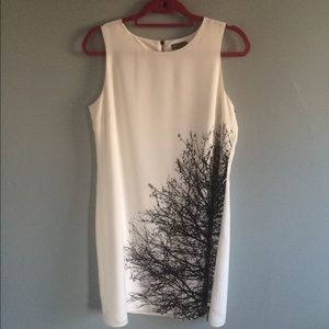 Vince Camuto tree design shift dress