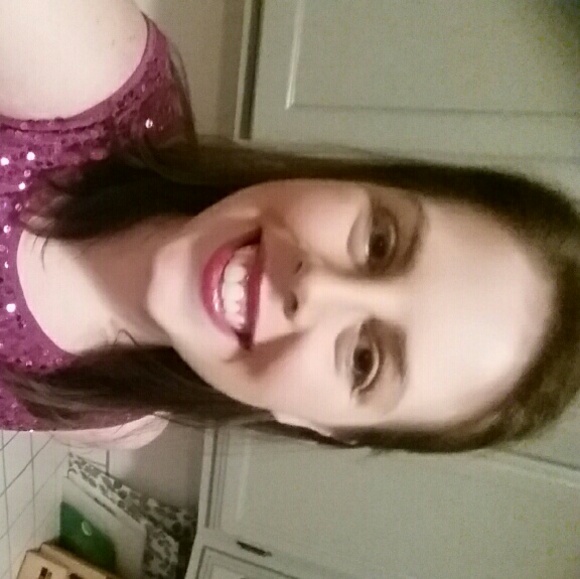 Meet your Posher, Carolyn - Picture 1 of 1