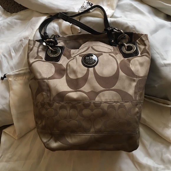 Coach Handbags - Signature C Coach Canvas shoulder handbag