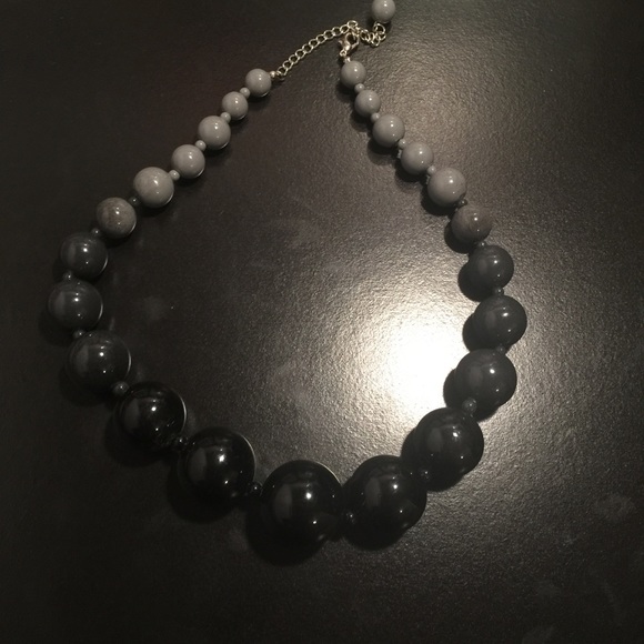 Black Gradient Statement Necklace - Picture 1 of 1