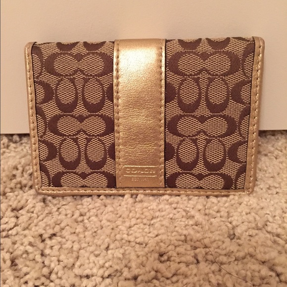 Coach Wallet in Gold