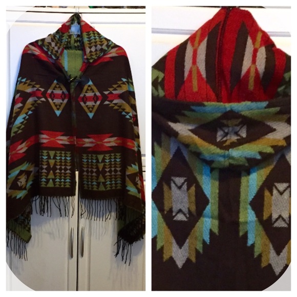 Sweaters - Reduced💟Colorful Hooded Poncho NWOT