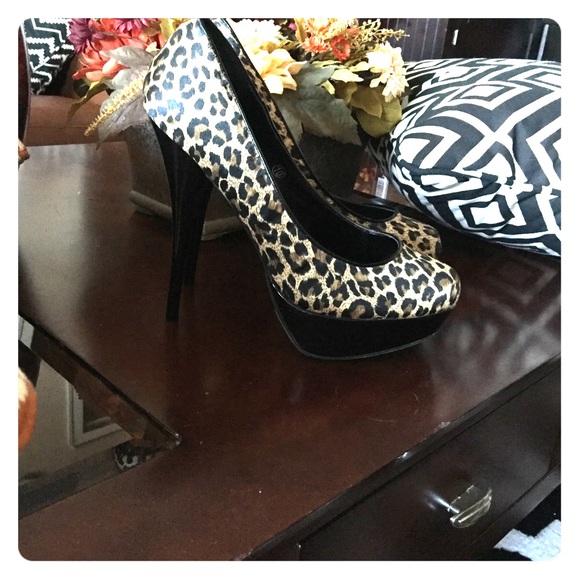 Miss Me Vex Zebra print high heel shoes. Size 10.