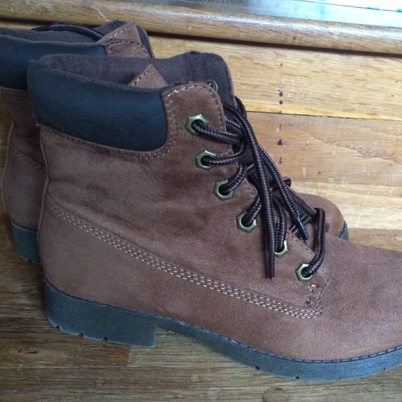 Brown combat/ workboots