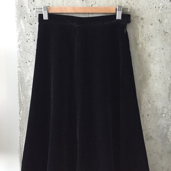 Vintage A line black velvet skirt. - Picture 2 of 4