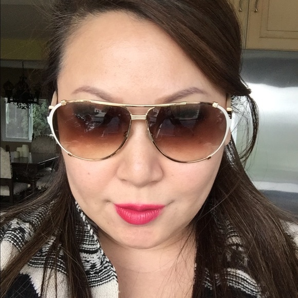 Dior gold and white aviators 😎