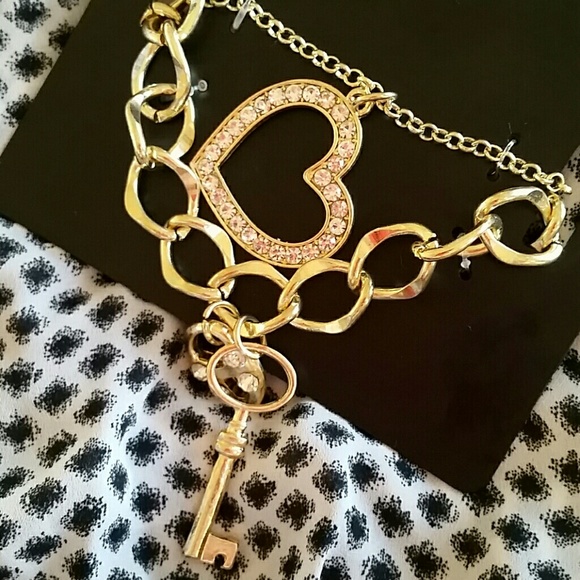 NES Jewelry - Necklace set