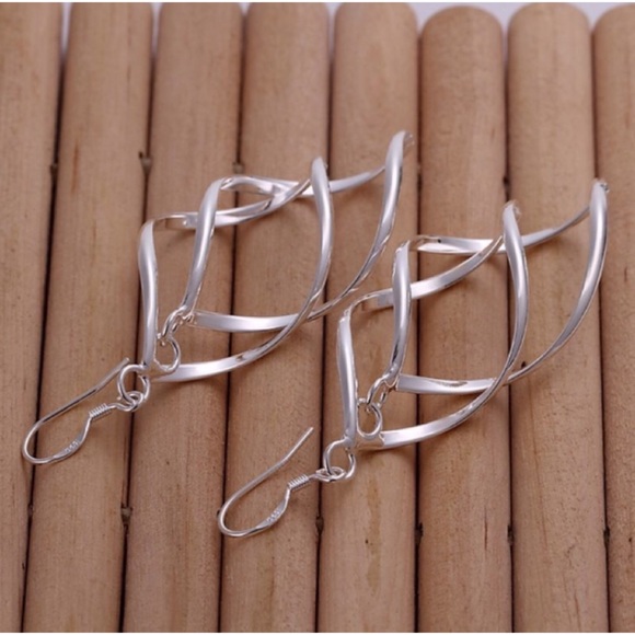 925 Sterling Silver Cross Leaf Dangle Earrings - Picture 3 of 3