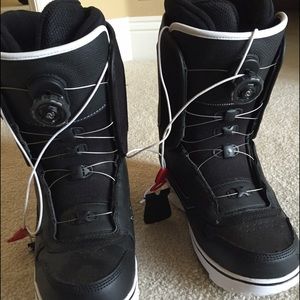 Men's VANS snowboard boots size 10