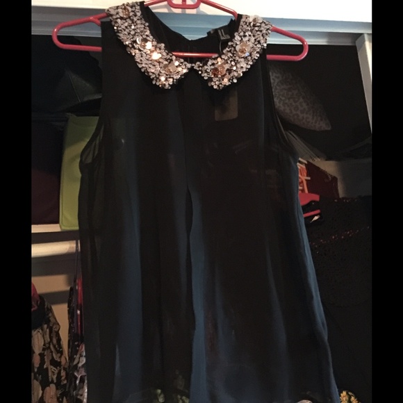 Sleeveless blouse
