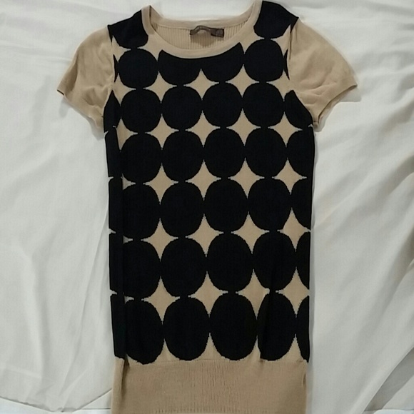 Bown and black top