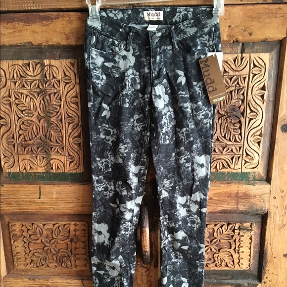 Mudd Skinny Pants NWT