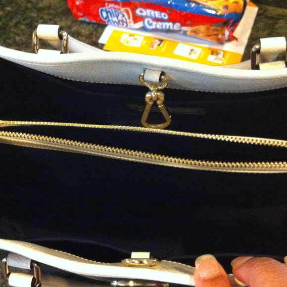 Coach Purse - Picture 3 of 4