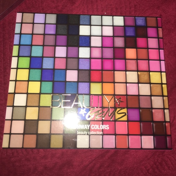 Makeup - Picture 1 of 2