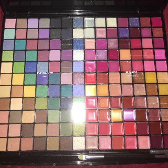 Makeup - Picture 2 of 2