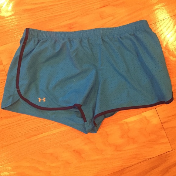 Under armour shorts.
