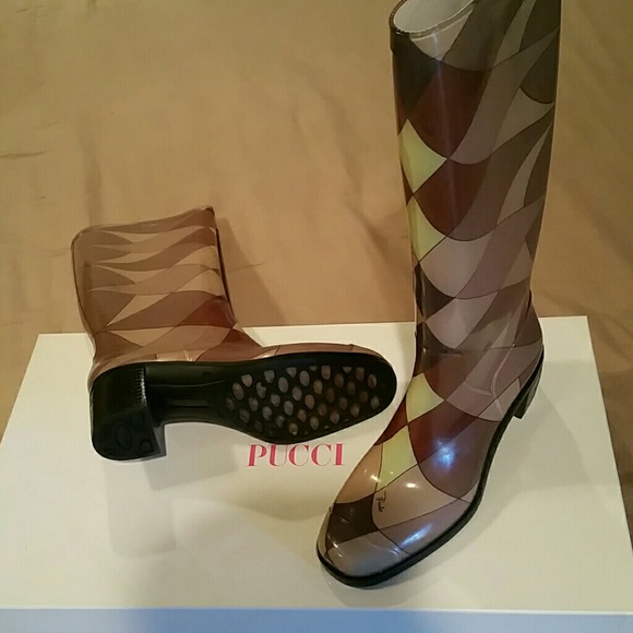 NIB Emilio Pucci Rain Boots. Brown print. Size 9