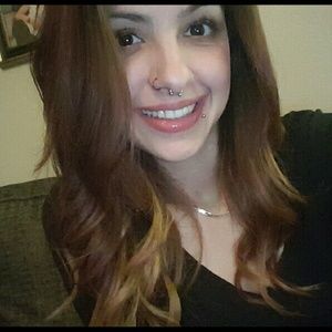 Meet your Posher, Alexis