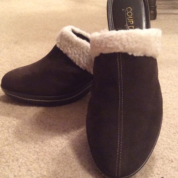 Super cute high heel clogs!!!!