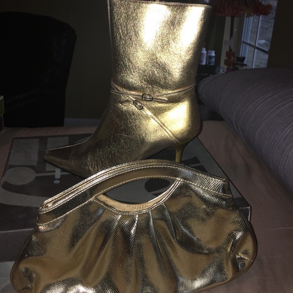 Gold Heels And Purse - Picture 1 of 2