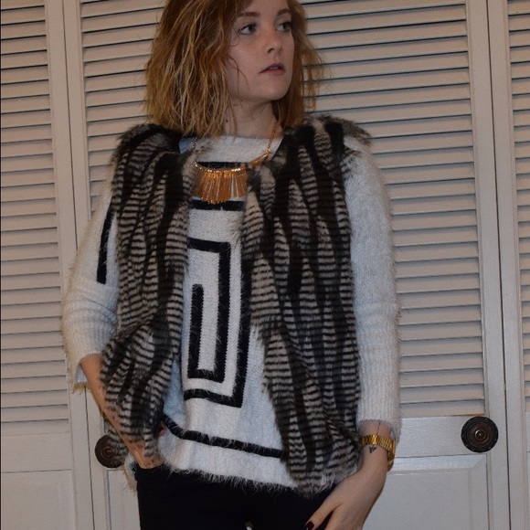 Meet your Posher, Ashlyn - Picture 2 of 2