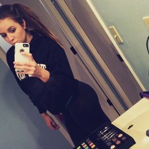 Meet your Posher, Jaymee