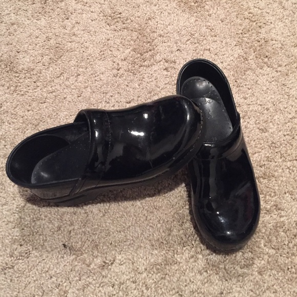Black patent Danskos, size 38, good condition!