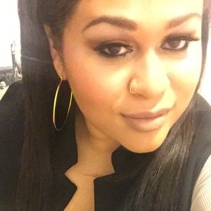 Meet your Posher, Carolina