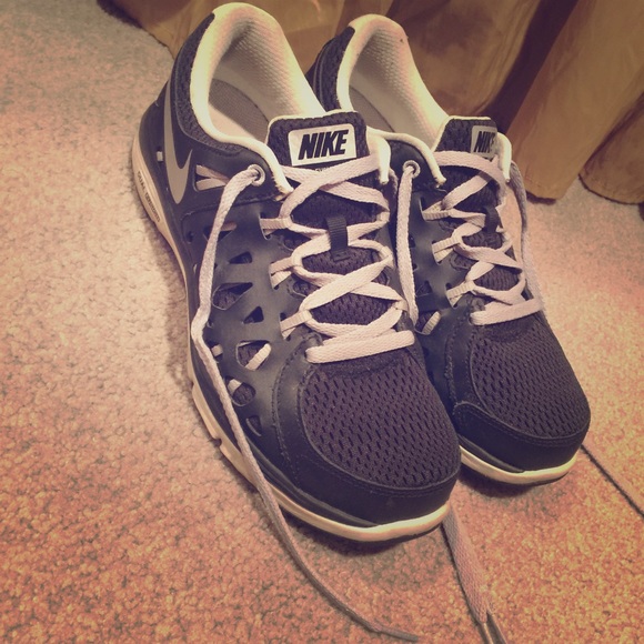 Nike Shoes - Nike sneakers