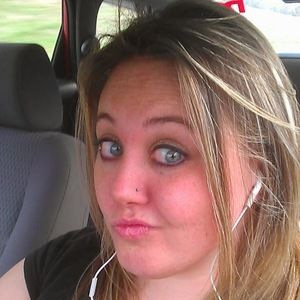 Meet your Posher, Lorie