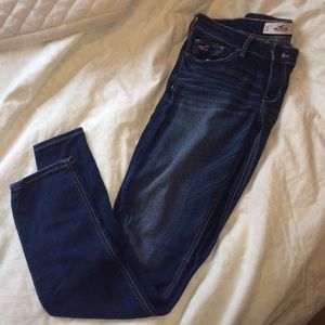 HOLLISTER dark blue skinny jeans