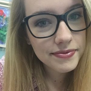 Meet your Posher, Hayley