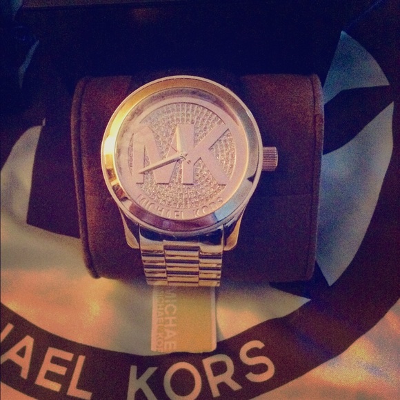New🌟Michael Kors rosegold bling watch authentic - Picture 1 of 1