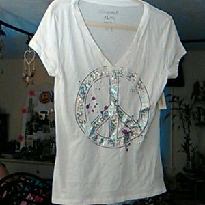 Aeropostale v-neck t-shirt white