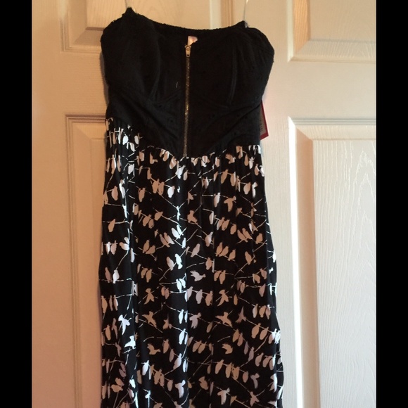 Sleeveless dress