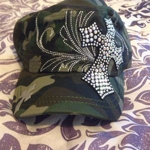 Camo cross hat